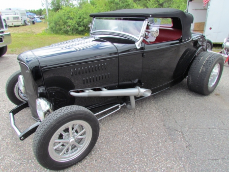 1932 Ford roadster Hot Rod - cool, roadster, black, hot rod, convertible, vintage, classic, 1932, 32, ford