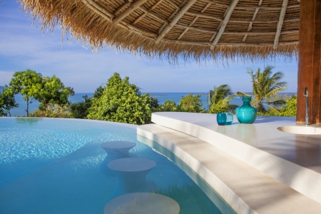 Perfect Blue Swimming Pool overlooking Ocean - blue, pacific, perfect, island, hawaii, polynesia, azure, aqua, villa, swimming, paradise, luxury, spa, sea, ocean, islands, tropical, pool, clear