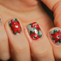 poinsettia nails