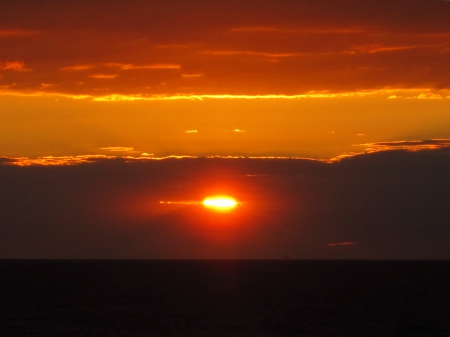 Suns@t - horizon, sunshine, photography, sun, sunset, nature, view, cloud, clouds, sunsets, sea