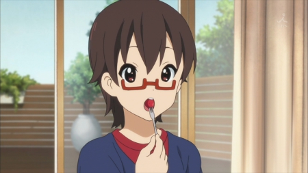 Manabe Nodoka - pretty, anime, kawaii, delicious, female, food, k-on, short hair, eat, yummy, nice, sunglasses, brown eyes, anime girl, Nodoka, kon, hungry, girl, lovely, brown hair, sweet, k on, glasses, eating, cute, Manabe