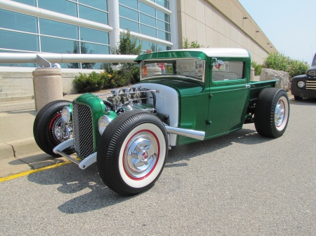 Classic Green - truck, hotrod, whitewalls, motor