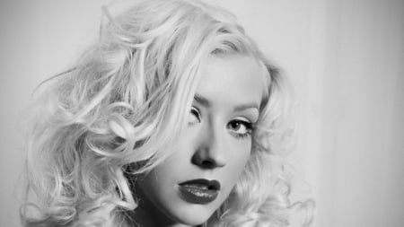 Christina Aguilera - actresses, people, black and white, singer, songwriter, entertainment, beautiful, celebrity, christina aguilera