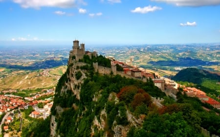 Castle - photo, sky, castle, mountagne