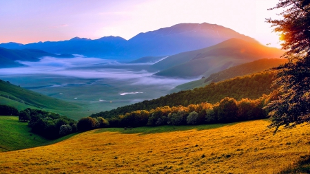 Sunrise at Umbria, Italy - sunrays, hills, mist, landscape, sun