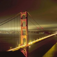 San Franciscos Golden Gate bridge at night