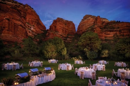 Red Rock Dining Sedona California - beautiful, buffet, food, sunset, paradise, sedona, red, california, rock, mountains, dine, evening, canyon, valley, night, dining, outdoors, dusk, peaks, outside, desert, romantic