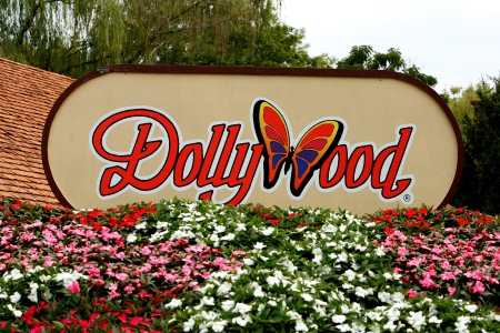 DOLLYWOOD SIGN - dollywood, trip, park, to