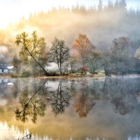 COUNTRY HOME ON THE LAKE