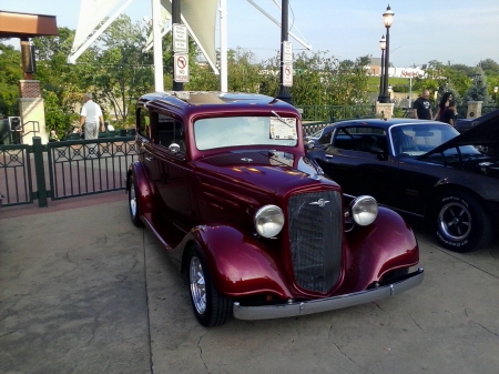 VERY  NICE CAR!!!!!! - RED, OLD, COOL, CLASSIC