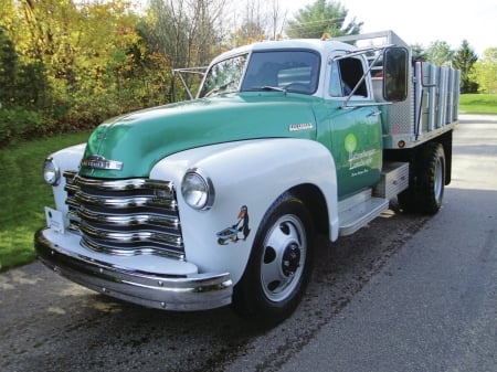 1951-Chevy-1-Ton-Stakebed - white, classic, green, bowtie