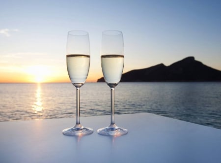 Champagne Sunset - beach, paradise, champagne, sunset, hawaii, table for two, polynesia, view, evening, romance, holiday, dusk, ocean, islands, tropical, exotic, romantic, island, sea, drinks