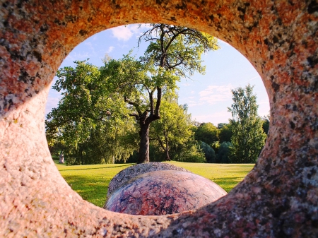 Hill of Dainas. Sigulda. - nature, art, people, history