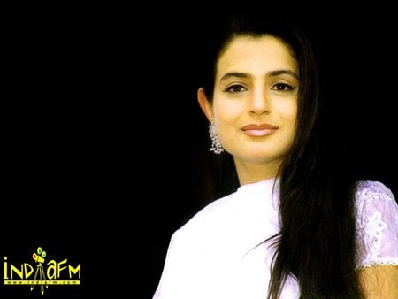 amisha patel - beautiful, gorgeous