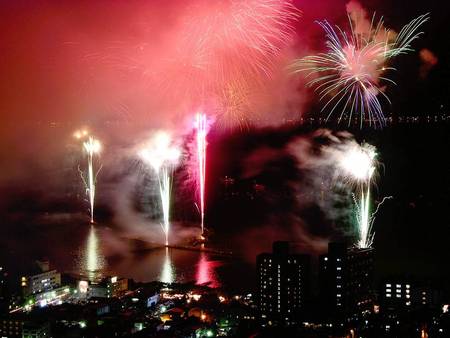 Flaring Fireworks - celebrate, new year, harbour, night, fireworks, sky