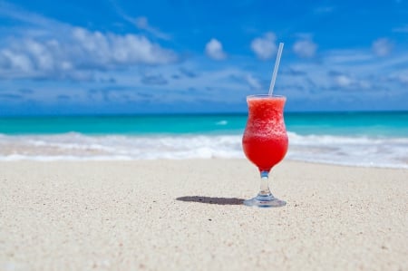 Cocktail at the beach! - drink, paradise, beach, cocktail