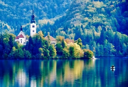 Lake Blad - Slovenia - lake, slovernia, photo, trees, mountagne, lake blad, nature, blue