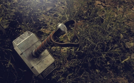 ..A key.. - abstract, key, photography, HD, darkness, leaves, dark, celtic, folk, nature, secret, pagan, autumn, green, leaf, wallpaper