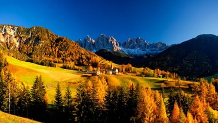 Mountain village in autumn - nice, autumn, sky, trees, italy, peaceful, rocks, fall, cliffs, houses, dolomited, mountain, hills, vilalge, peaks, lovely, nature, beautiful