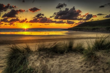 Splendor - beach, splendor, sunrise, sand, sunrays, view, sky, sun, clouds, sunlight, beautiful, sea, beauty, lovely, ocean, nature, sunset, rays, peaceful