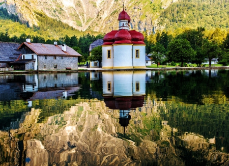 Little Bavarian Chappel - lake, reflection, houses, mountains