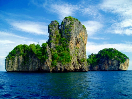 ISLETS, THAILAND - landscape, clouds, blue, water, plants, sea, rocks