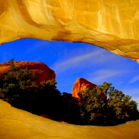 WILSON ARCH ,UTAH