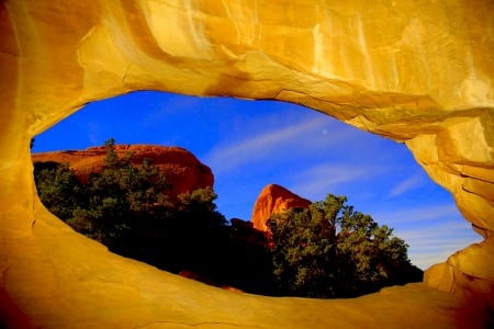 WILSON ARCH ,UTAH - national, USA, Wilson Arch, Utah, park