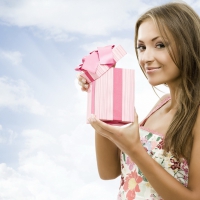 blonde supermodel with victoria's secret gift