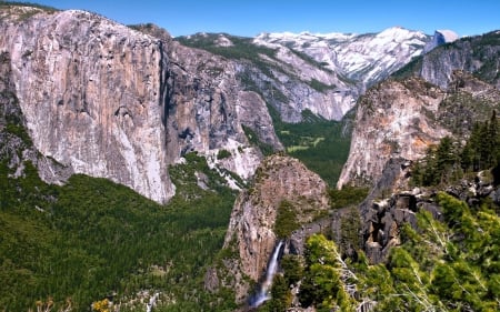 Yosemite Nat'l Park, California - Forest, Mountains, Waterfall, USA