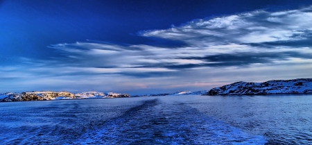 fantastic wake in a strait in winter - wake, clouds, shore, winter, starit, sea