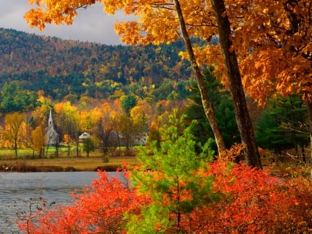 Autumn in New Hampshire - season, autumn, trees, water, countryside, colorful, foliage, fall, river, golden, new hampshire, branches, lake, hills, shore, nature, village, flaling