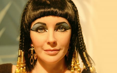 Elizabeth Taylor as Cleopatra - cleopatra, elizabeth taylor, woman, girl, movie, brunette, actress