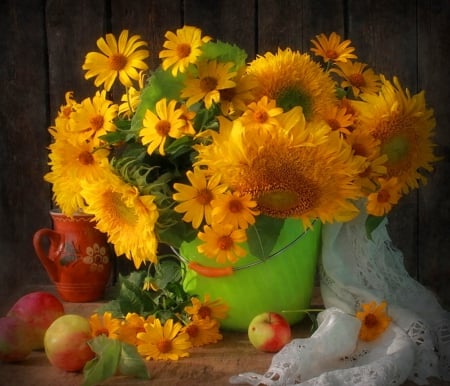 Yellow bright - sunflower, freshness, colorful, still life, yellow, green, garden, fresh, fruits, apples, cup, bright, nature, ceramics, beautiful, colors, flowers