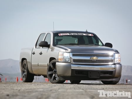 â€™08 Chevy Silverado-8th Place - bowtie, black wheels, gray, gm