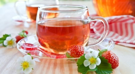 * Sweet tea * - strawberry, aromatic, tea, sweet, cup, fruit, a cup of tea