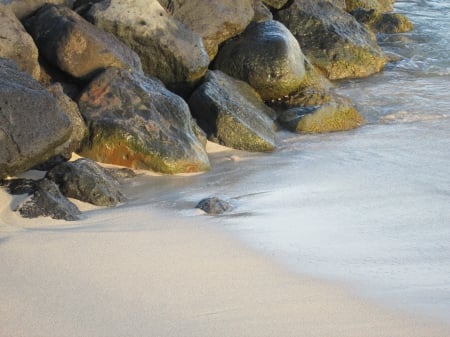 Beach Rock Escape - water, beach, sand, rocks