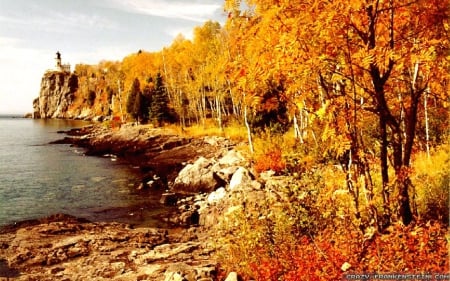 Autumn Lighthouse - lighthouse, water, colors, autumn