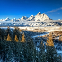 snake river at the grand tetons in wyoming