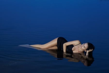 Gorgeous girl in black - lady, gorgeous, water, black, dress, blue