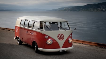 Volkswagen Bus - lake, cars, bus, mountains, volkswagen, vans