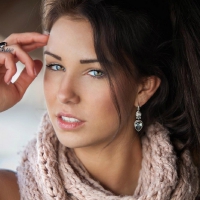anja zeidler gorgeous brunette