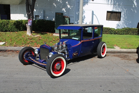 Ford Hotrod - red rims, ford, classic, blue