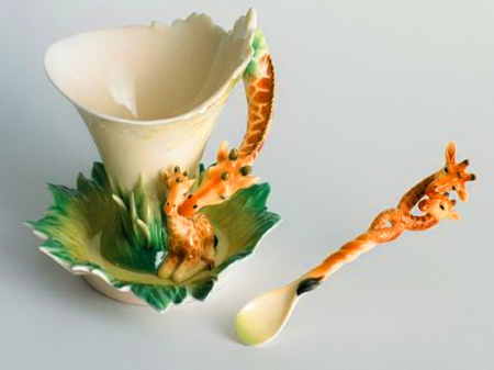 Giraffe teacup - spoon, saucer, teacup, giraffe