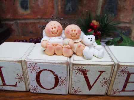 Christmas Love - white, love, wings, angels, teddy, gold