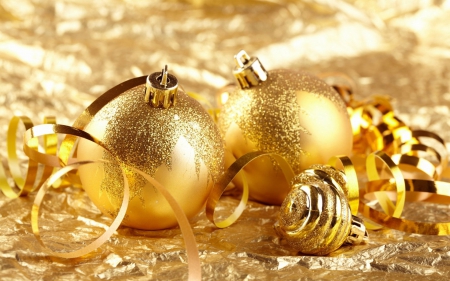 ●●● Christmas Golden Glow ●●● - christmas, globes, decorations, golden, ribbons