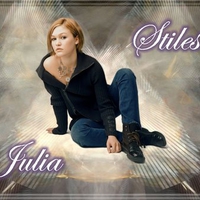 Julia Stiles