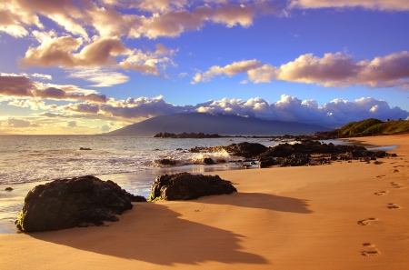 Kamaole Beach, Maui Hawaii - yellow, pacific, beach, island, kamaole, hawaii, polynesia, sand, exotic, hawaiian, paradise, maui, sea, ocean, islands, tropical, rocks