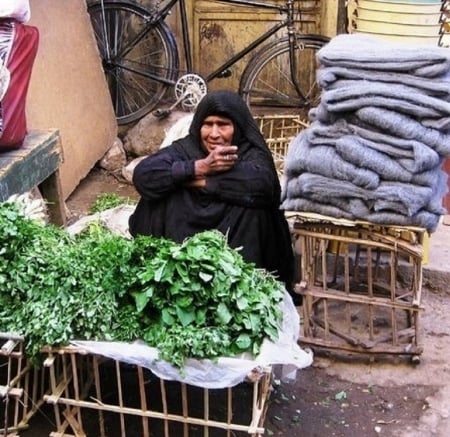 Market - Finland, vegetables, blankets, woman