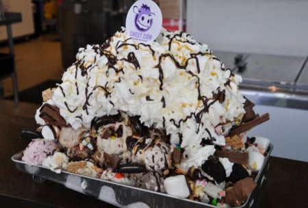 Ice Cream Sundae - Ice Cream, fun, yummy, entertainment, foods